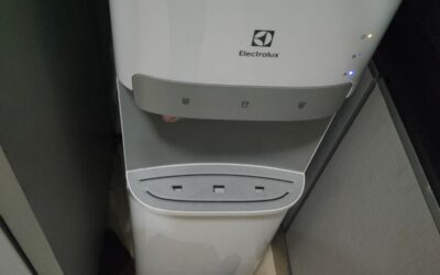 service dispenser (23)